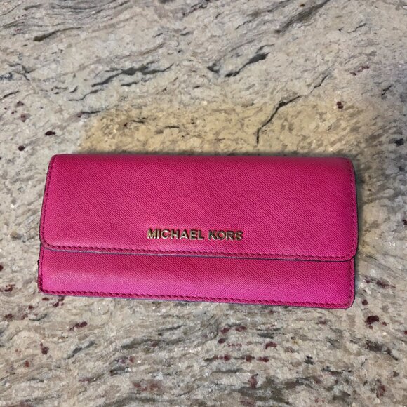 Michael Kors Pink Wallet - Picture 1 of 3